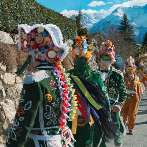 Il Carnevale di Roisan: un viaggio tradizionale nel cuore della Coumba Freide